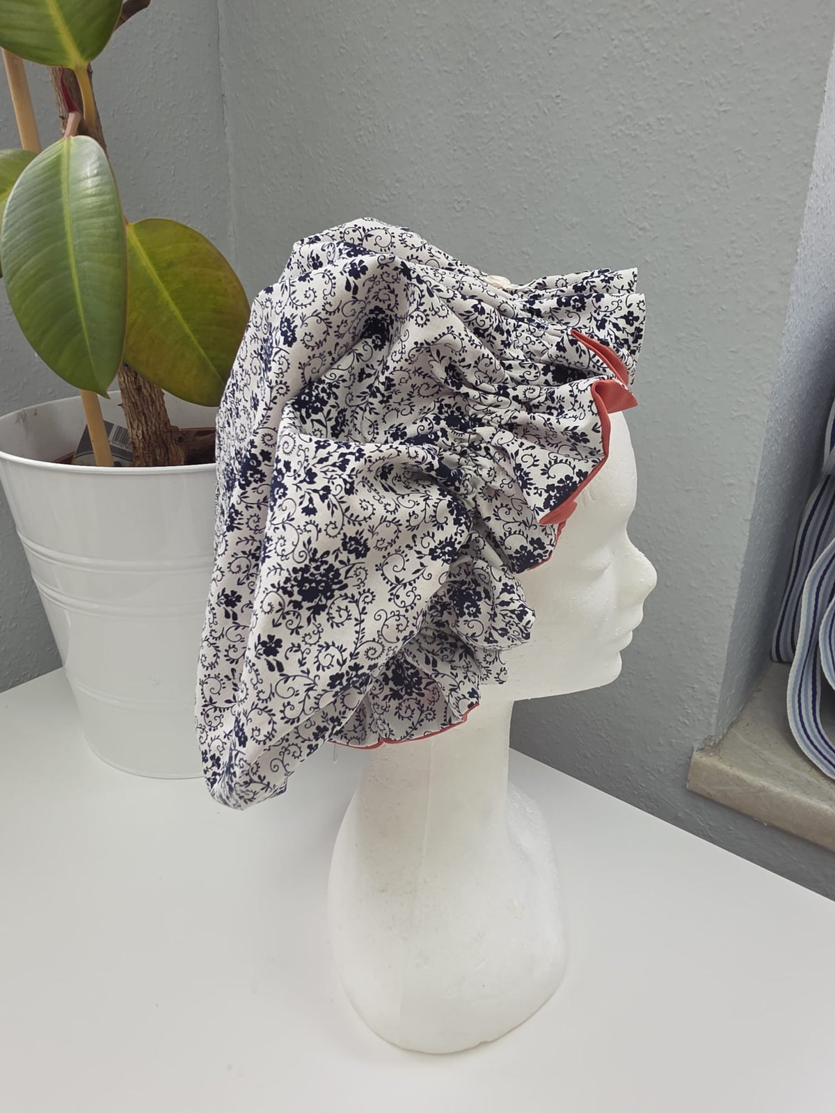 Bonnet Satin Ornamente blau aprico
