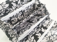 Geldbörse Kunstleder schwarz/weiß Blumen von Atelier MiaMia