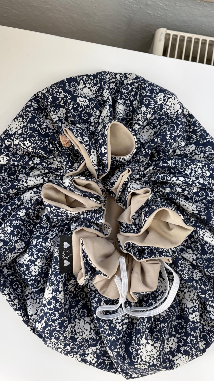 Bonnet Satin Ornamente dunkelblau