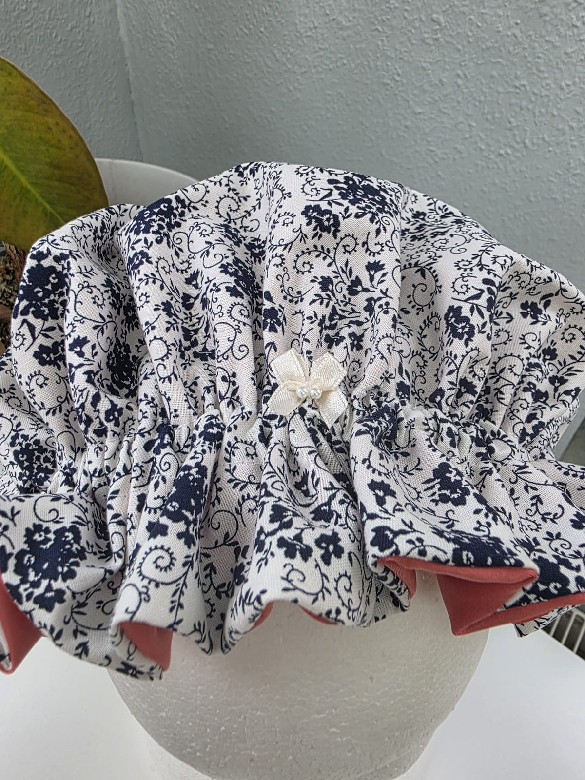 Bonnet Satin Ornamente blau aprico