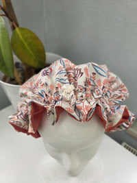 Bonnet Satin aprico Blumen